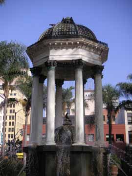 fountain at Horton Plaza Park